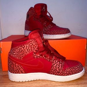 Nike Air Jordan 1 Retro High Men's Size 4.5 Y